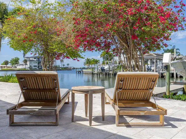 3932 Versailles Dr, Rocky Point, FL 33634