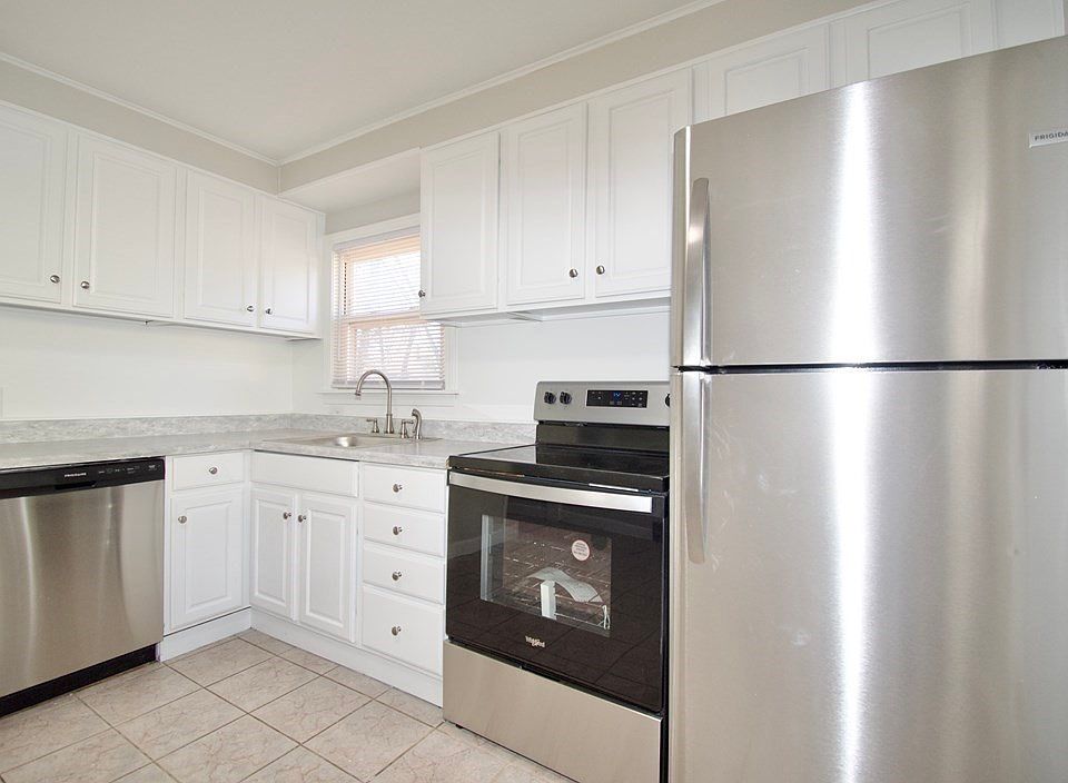 212 Breckwood Blvd, Springfield, MA 01109 Zillow