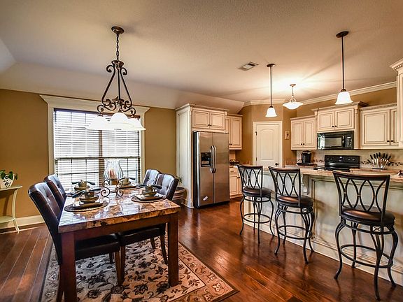 5th image of 3955 Taylor Way