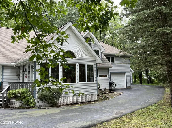 110 Remuda Dr, Lords Valley, PA 18428