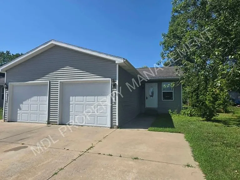 704 E Union St — Photo 14