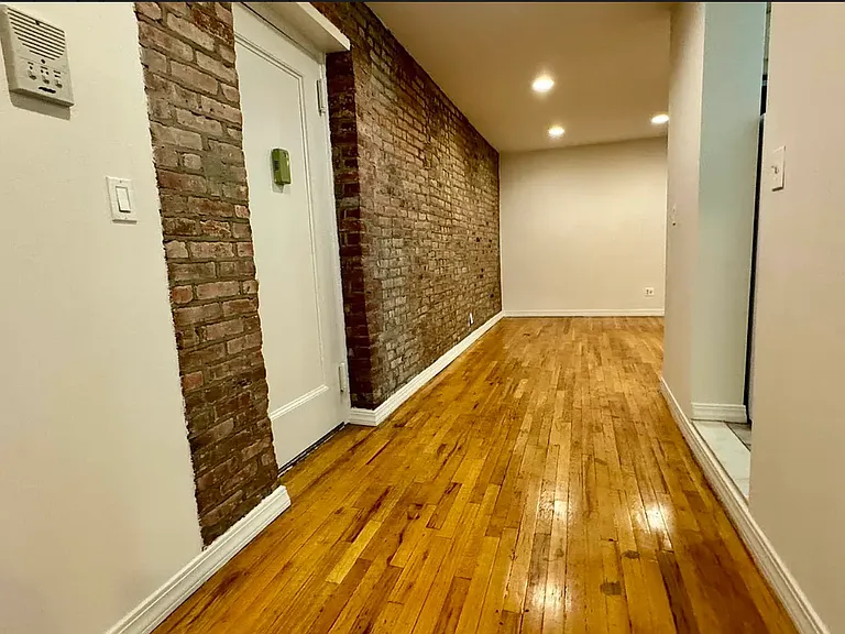 115 Essex St #4C — Photo 4
