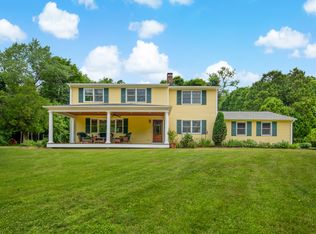 19 Phyllis Ln, Newtown, CT 06470