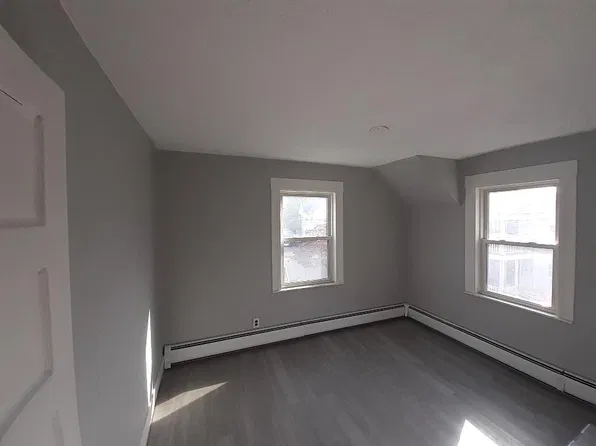 54-56 Dell Ave #2, Melrose, MA 02176