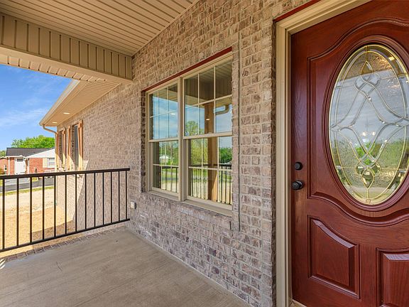 3rd image of 803 Red Rd