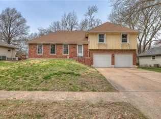 6752 N Garfield Ave, Gladstone, MO 64118