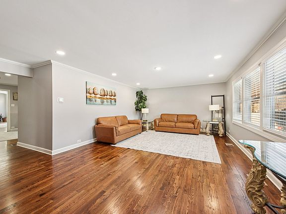 5th image of 120 Walter Ct