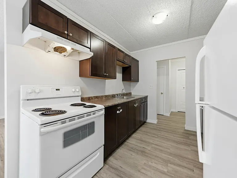 27 Vaughn St — Photo 18
