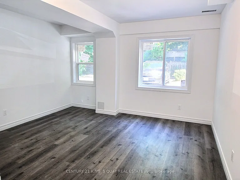 1763 Bayview Ave #BASEMENT — Photo 4