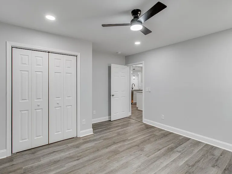 2327 Willow St — Photo 27