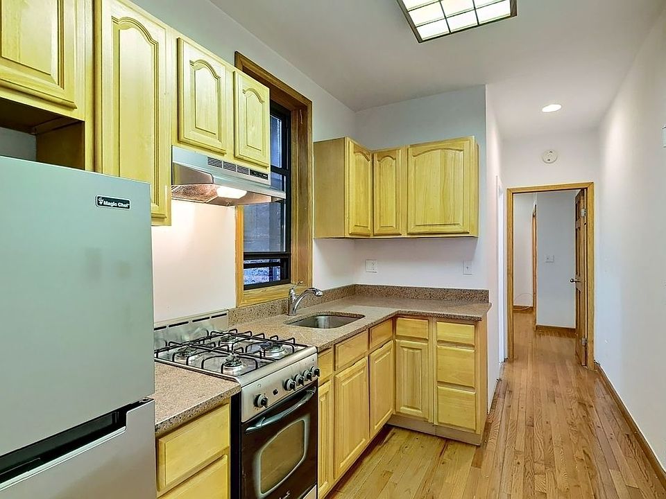 1st image of 125 E 88th St #3S