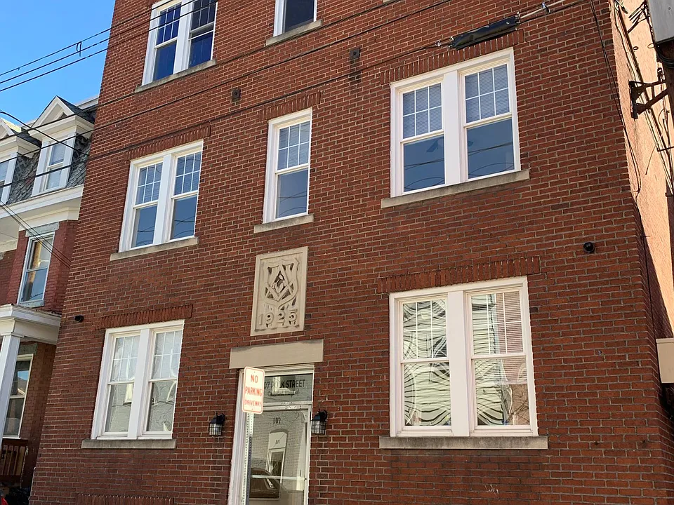 107 Polk St #2