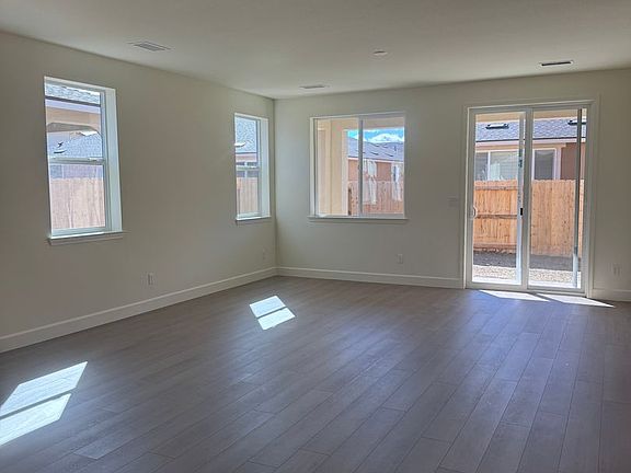 2nd image of 949 Nelle Dr
