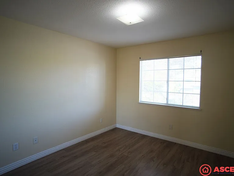 10801 Galway Bay Dr — Photo 12