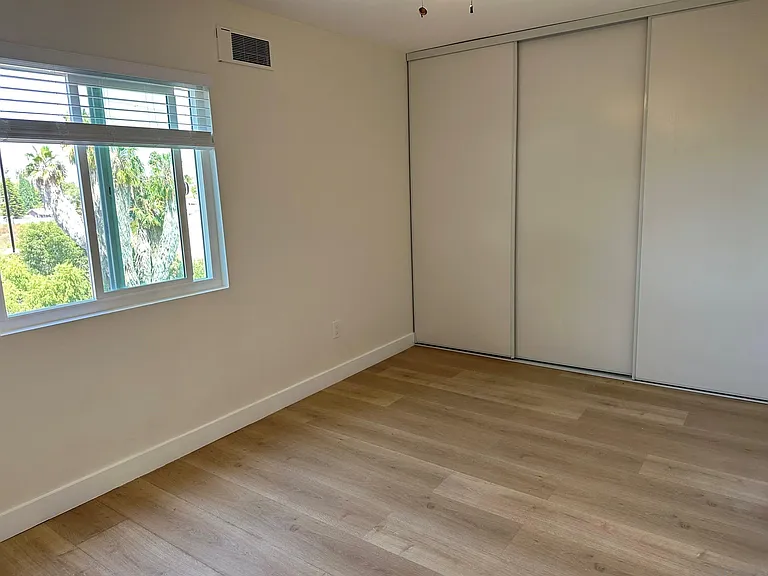 1450 Melrose Ave #103 — Photo 23