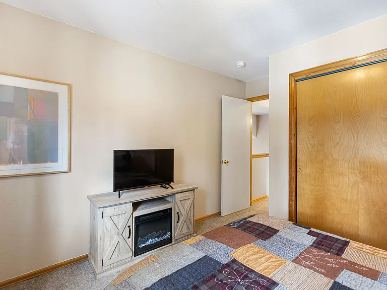 509 N Center St — Photo 27