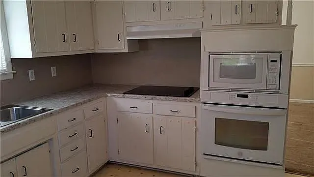 104 Castlegate Cir — Photo 6