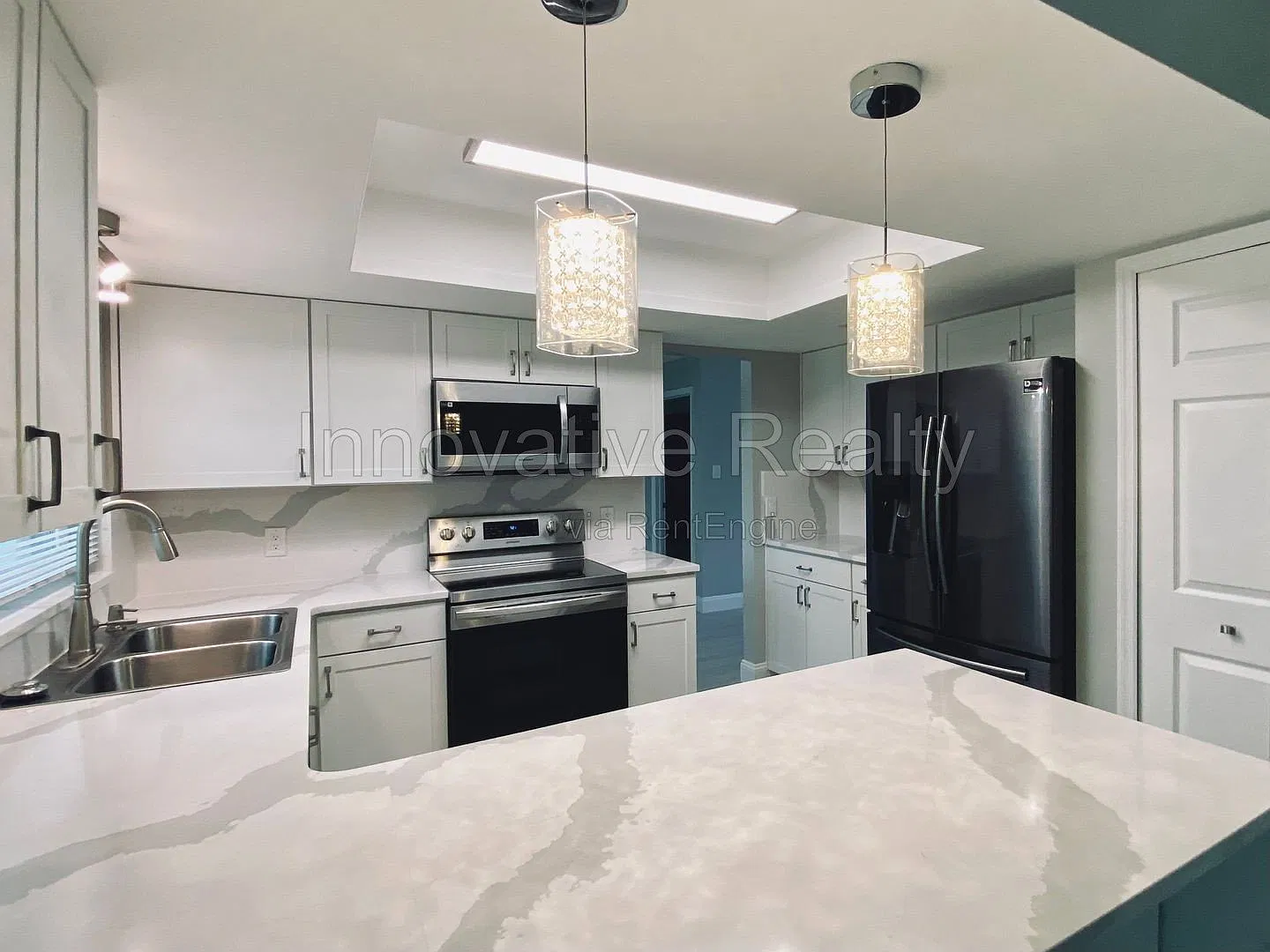 3 bed, 2.0 bath, 1518 sqft, $2,450 — Photo 4