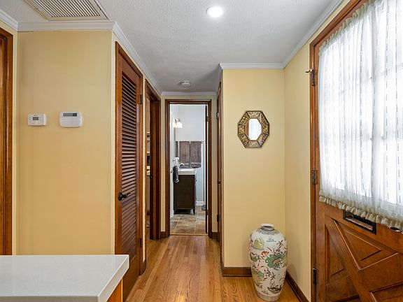 5th image of 22141 Costanso St