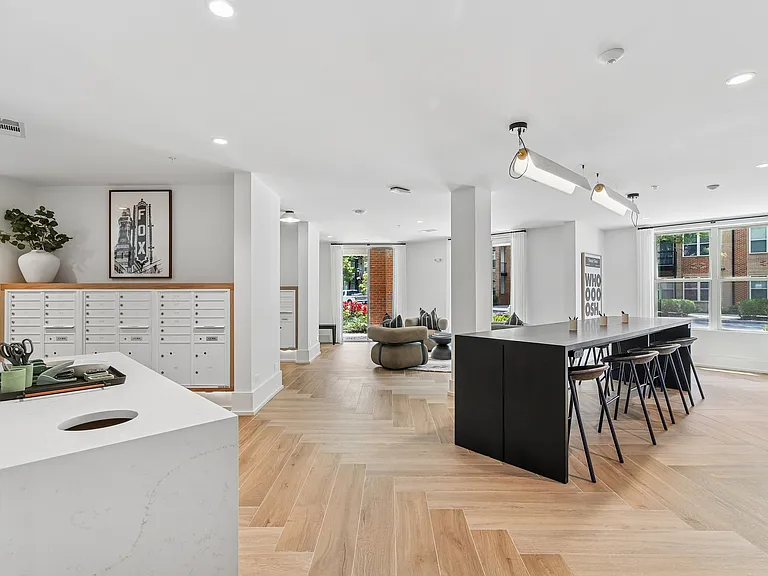 Avana on Main — Photo 34