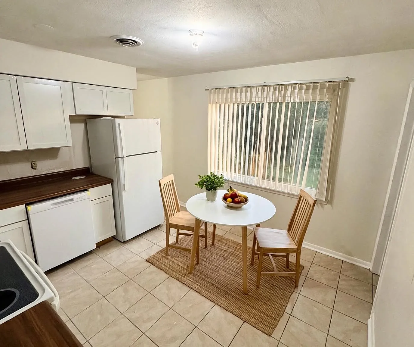 3 bed, 1400 sqft, $1,695 — Photo 3