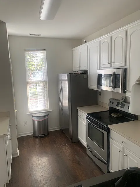 3 bed, 1678 sqft, $2,200 — Photo 3