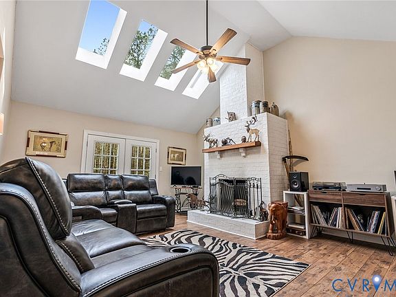 3rd image of 1373 Butler Branch Rd