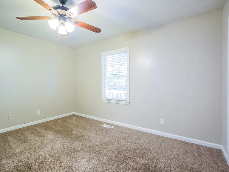 155 Sunny Ln — Photo 12
