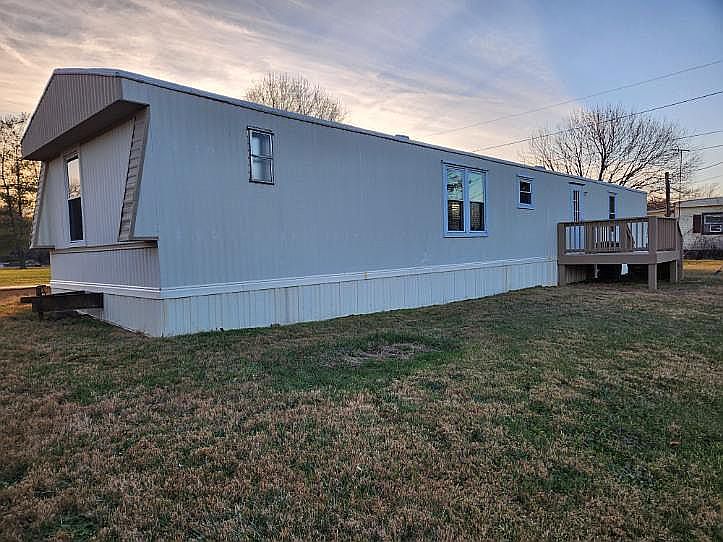 2nd image of 92 Thorofare Rd