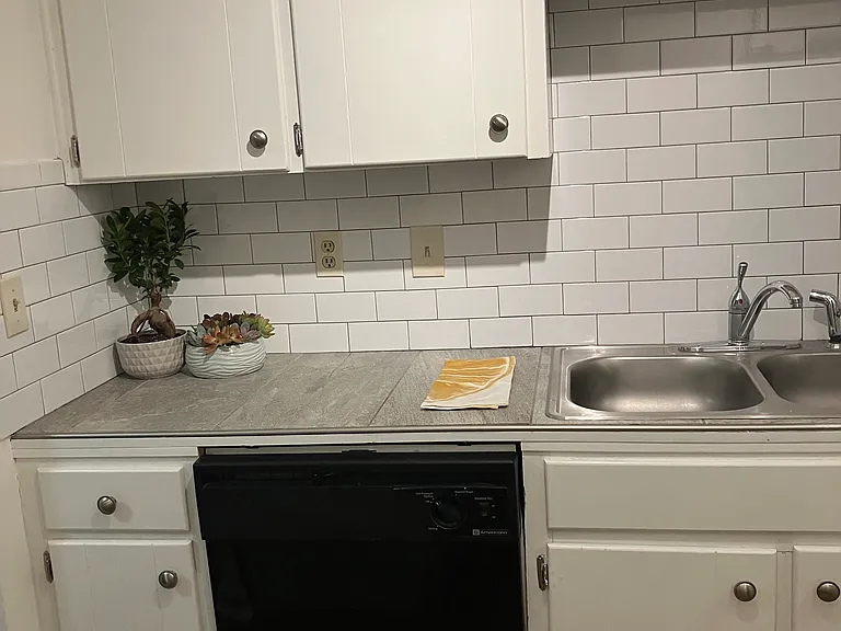 2325 Elliston Pl #204 — Photo 2
