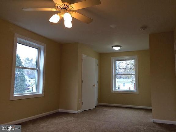 4th image of 5705 Crawford Dr