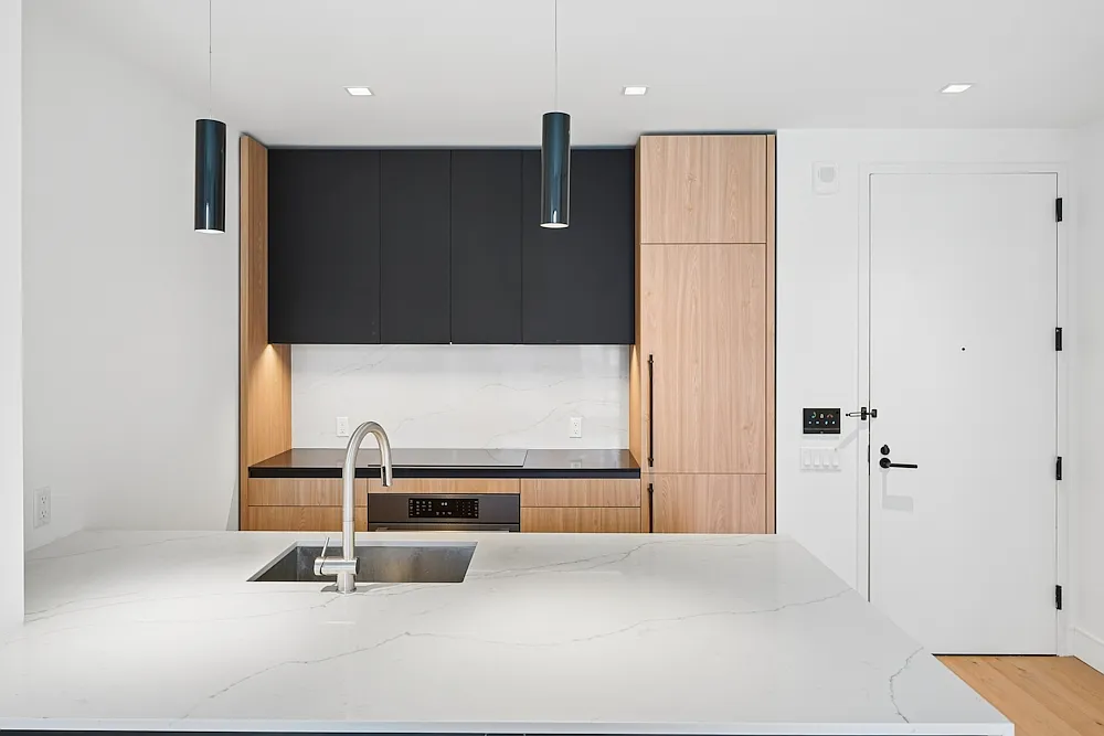 312 West 43rd Street — Photo 2