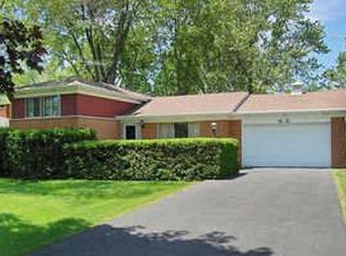 510 S Busse Rd, Mount Prospect, IL 60056