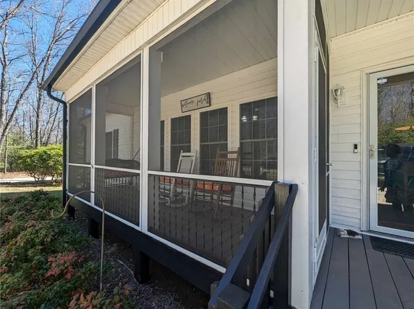 530 Highway 107, Mountain Rest, SC 29664