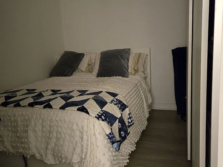 19 Western Battery Rd #903 — Photo 2