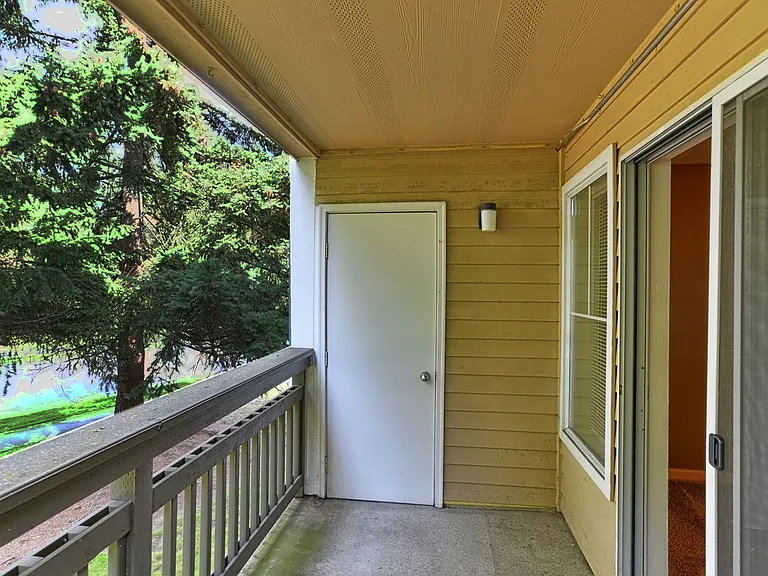 5300 Harbour Point Blvd W #310F — Photo 13