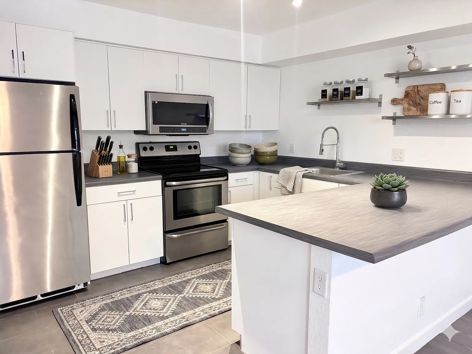 2 bed, 800 sqft, $1,195 — Photo 3