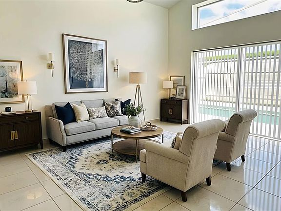 3rd image of 208 Silverton Rd