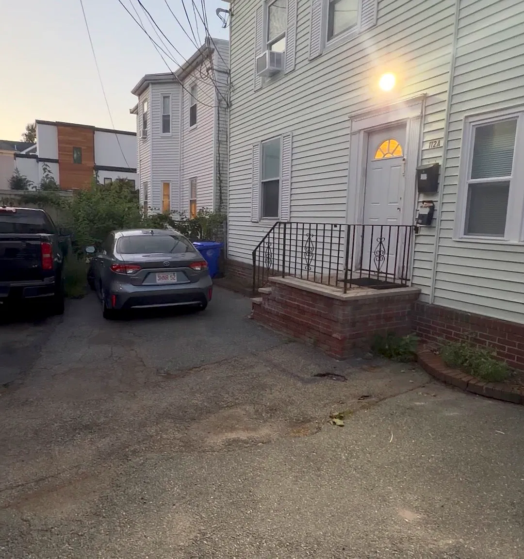 2 bed, 1000 sqft, $3,000 — Photo 1