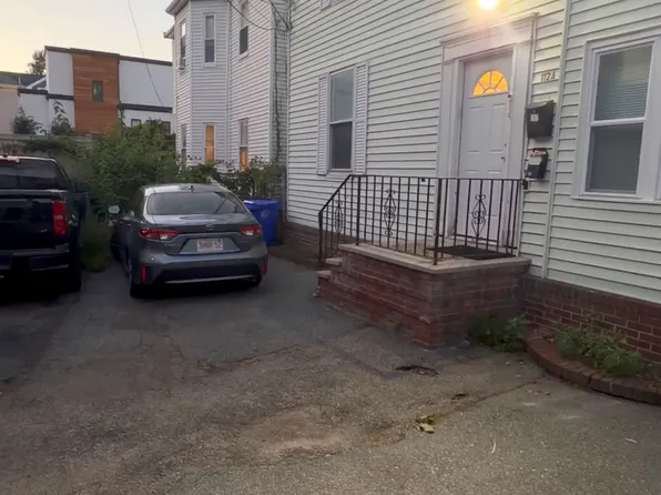 112A Chestnut St #1, Brookline, MA 02445