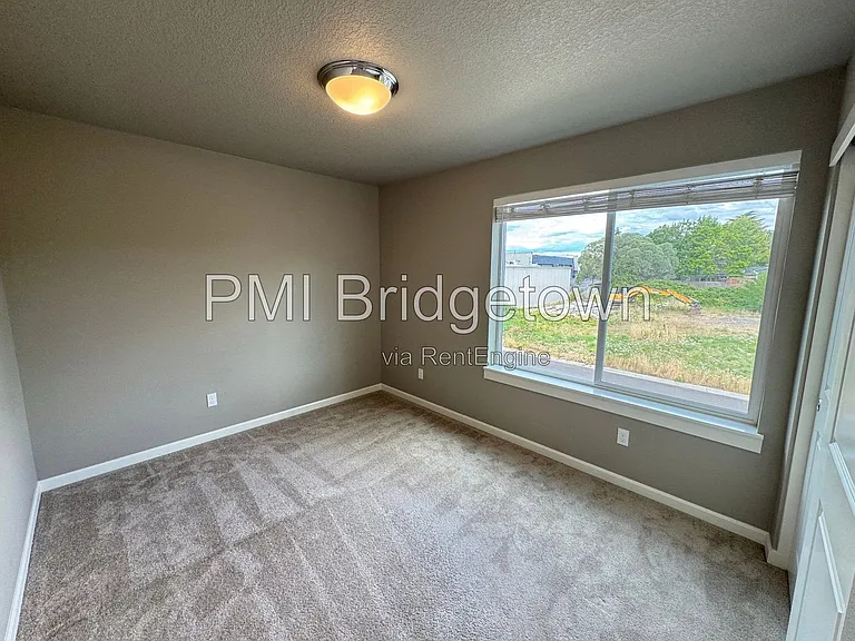 3715 SW 190th Ter — Photo 15