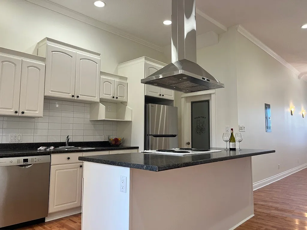 2 bed, 1175 sqft, $2,350 — Photo 3