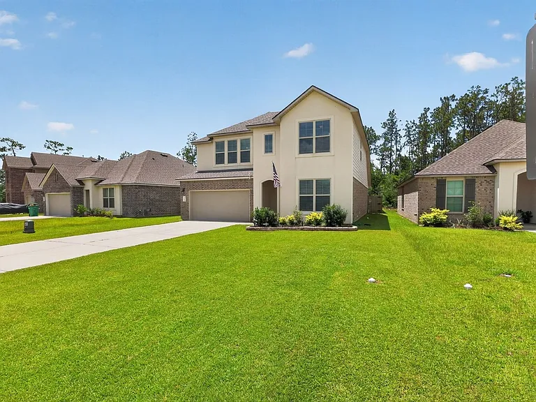 1708 Sawgrass Dr — Photo 3
