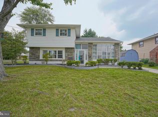 35 Ellen Dr, Bellmawr, NJ 08031