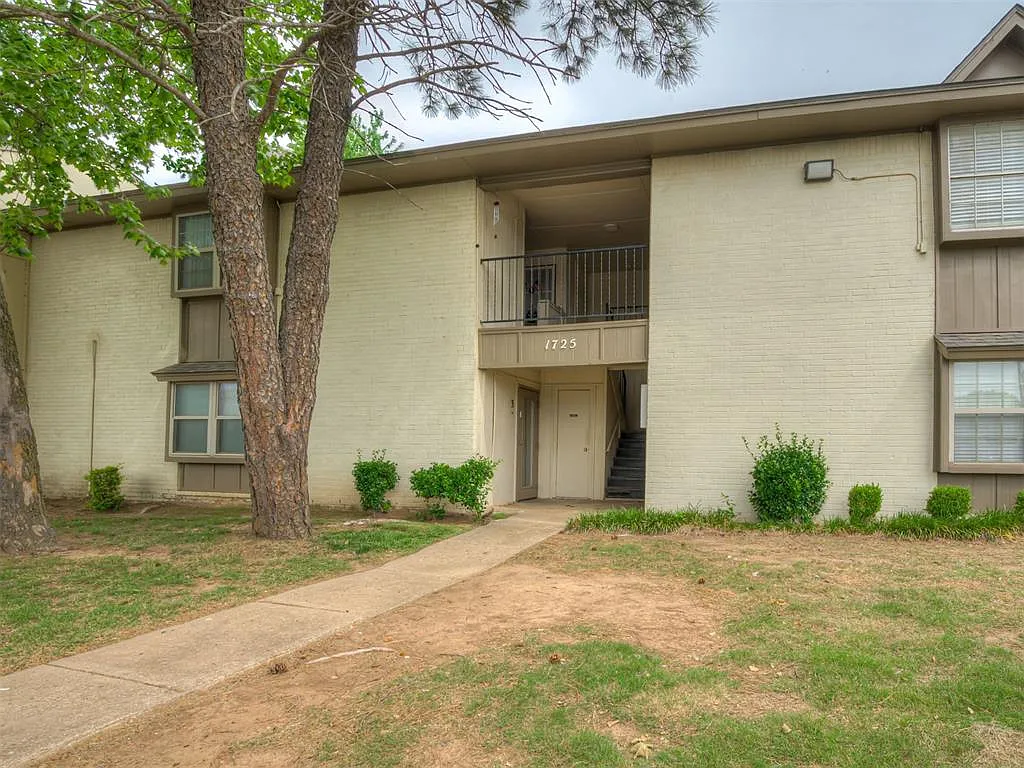 2 bed, 2.0 bath, 1101 sqft, $1,100 — Photo 2
