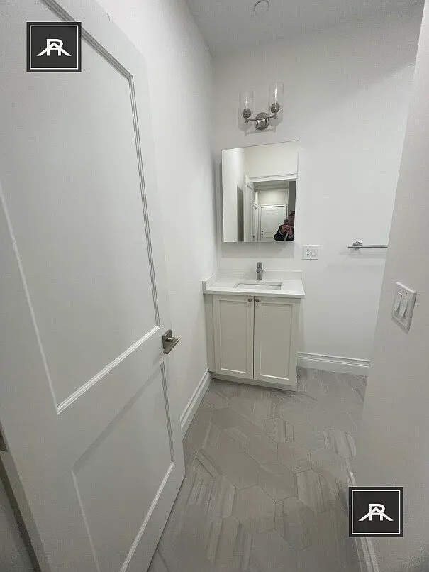 2 bed, 1.0 bath, 756 sqft, $3,400 — Photo 4