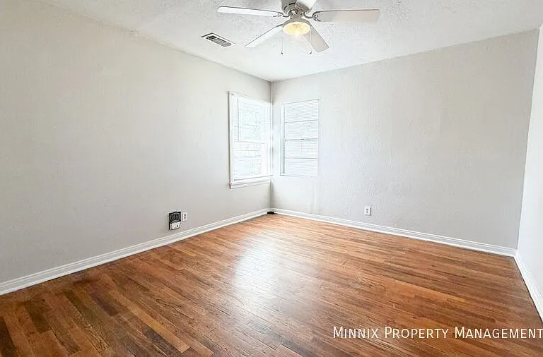 2420 33rd St #B — Photo 10