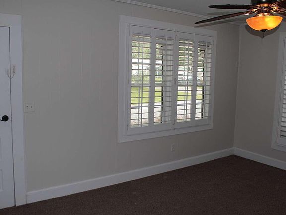 4th image of 583 SE Church Ave