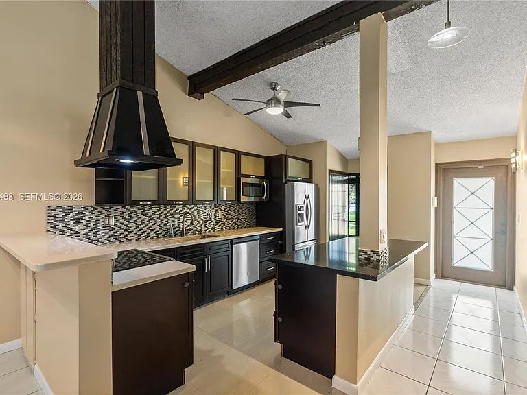 10398 Orange Ct #10398 — Photo 2
