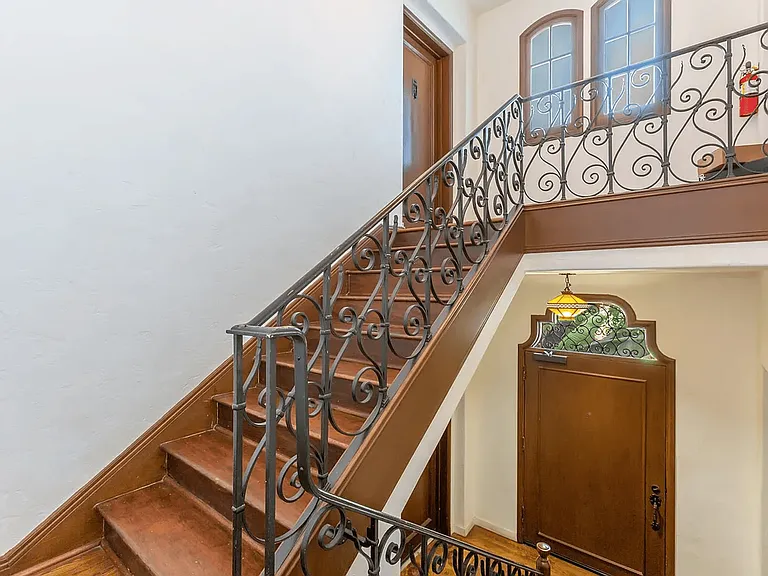 8491 Fountain Ave — Photo 44